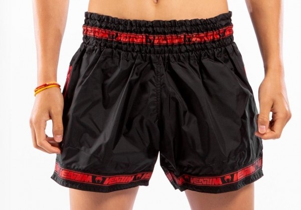 Venum Parachute Muay Thai Shorts schwarz-rot